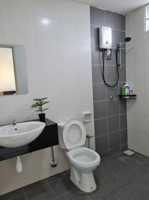 3Storey House 13Pax Family Suite Bayan Lepas Eksteriør billede