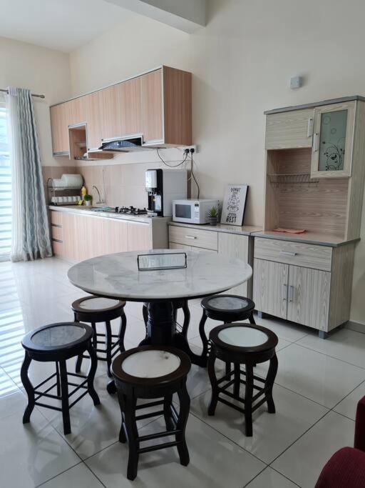 3Storey House 13Pax Family Suite Bayan Lepas Eksteriør billede