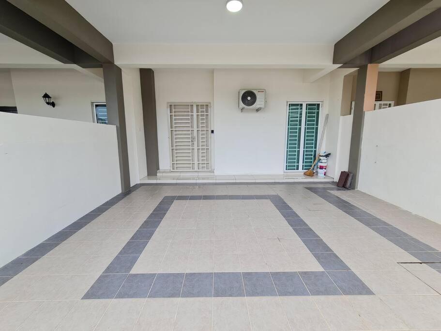 3Storey House 13Pax Family Suite Bayan Lepas Eksteriør billede