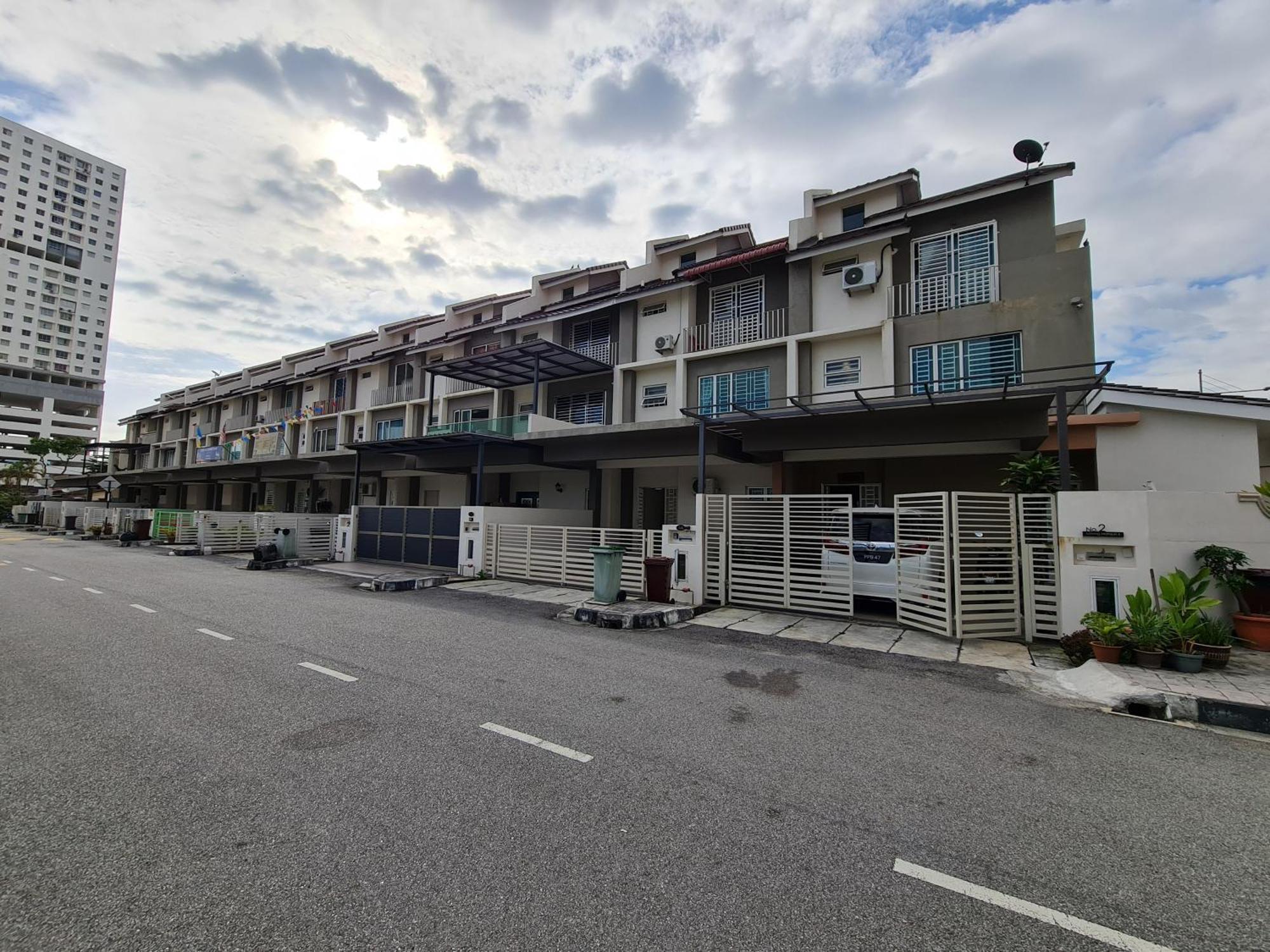3Storey House 13Pax Family Suite Bayan Lepas Eksteriør billede